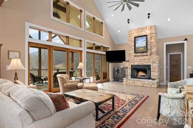 164 Flowing Hills Drive, Clyde, NC 28721