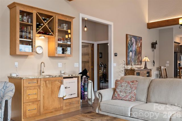 164 Flowing Hills Drive, Clyde, NC 28721