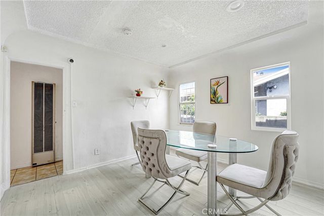 9027 Menlo, Los Angeles, CA 90044