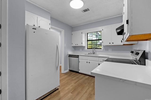 214 Western Hills Drive, Searcy, AR 72143