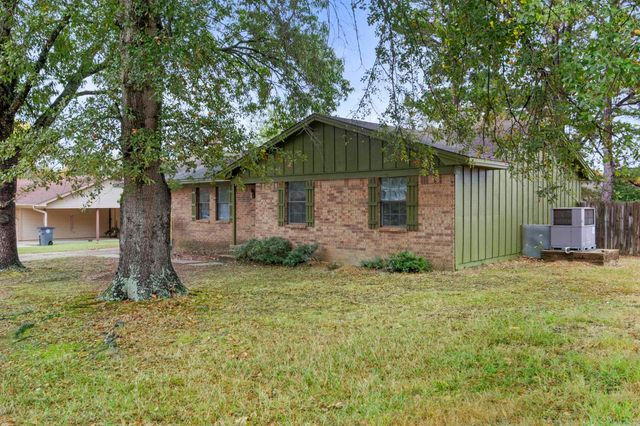 214 Western Hills Drive, Searcy, AR 72143