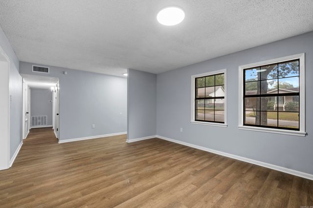 214 Western Hills Drive, Searcy, AR 72143