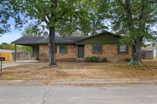 214 Western Hills Drive, Searcy, AR 72143