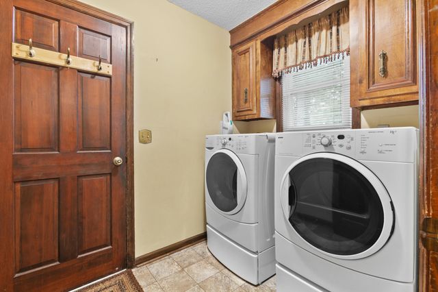 5924 Commonwealth Circle, Hanahan, SC 29410