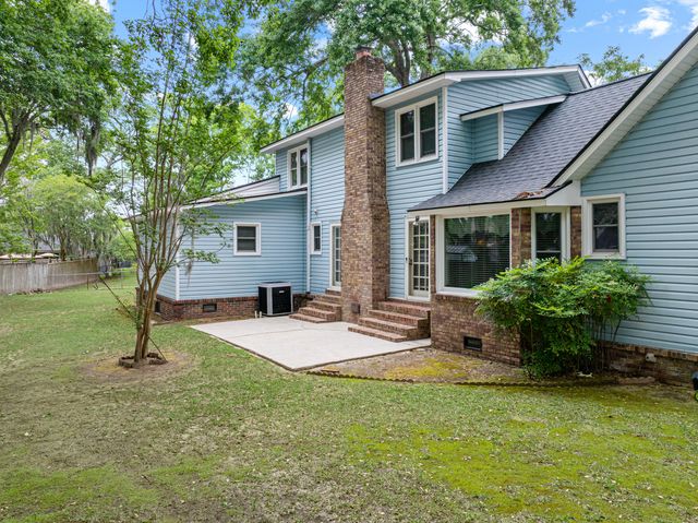 5924 Commonwealth Circle, Hanahan, SC 29410