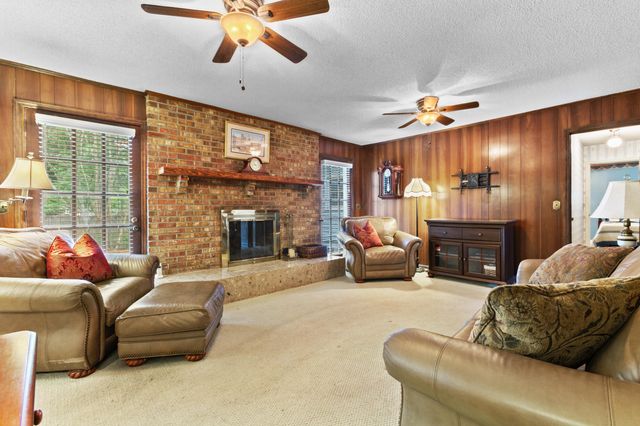 5924 Commonwealth Circle, Hanahan, SC 29410