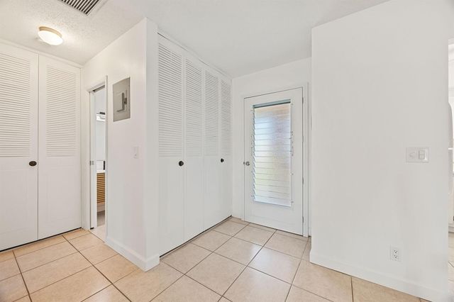 2691 Dudley Dr Drive E D, West Palm Beach, FL 33415