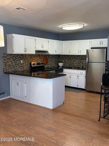 30 A Plaza De Las Flores A, Freehold, NJ 07728