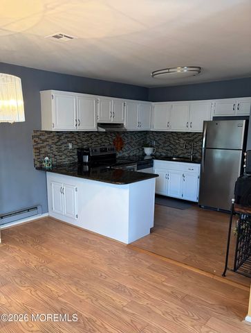 30 A Plaza De Las Flores A, Freehold, NJ 07728