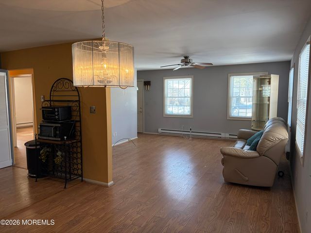 30 A Plaza De Las Flores A, Freehold, NJ 07728