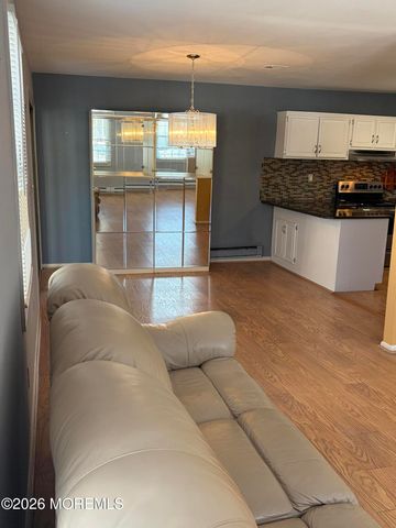 30 A Plaza De Las Flores A, Freehold, NJ 07728