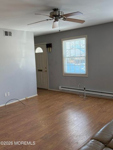 30 A Plaza De Las Flores A, Freehold, NJ 07728