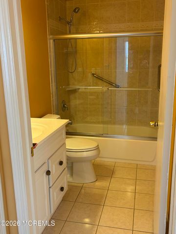 30 A Plaza De Las Flores A, Freehold, NJ 07728