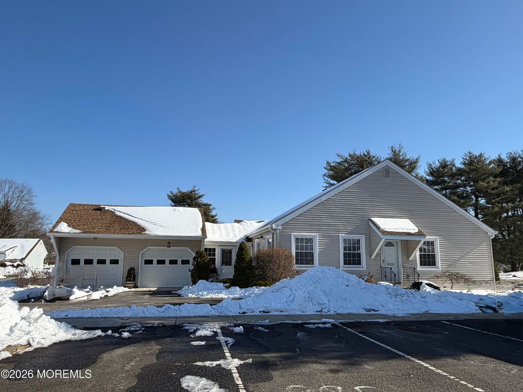 30 A Plaza De Las Flores A, Freehold, NJ 07728