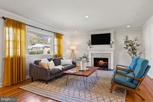 1907 SHANNON CT, Alexandria, VA 22306