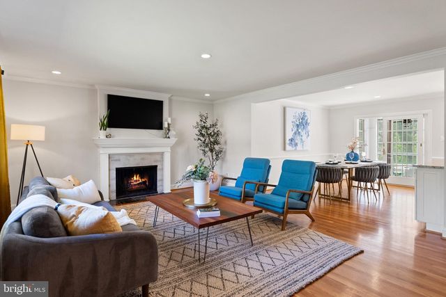 1907 SHANNON CT, Alexandria, VA 22306