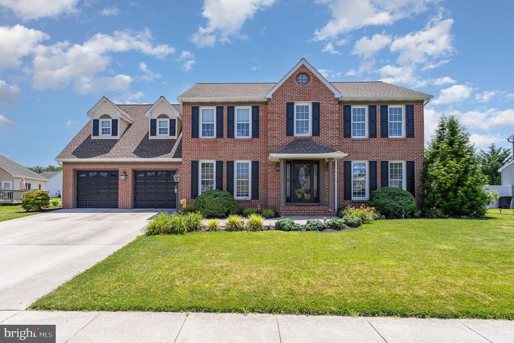 421 DART DR, Hanover, PA 17331