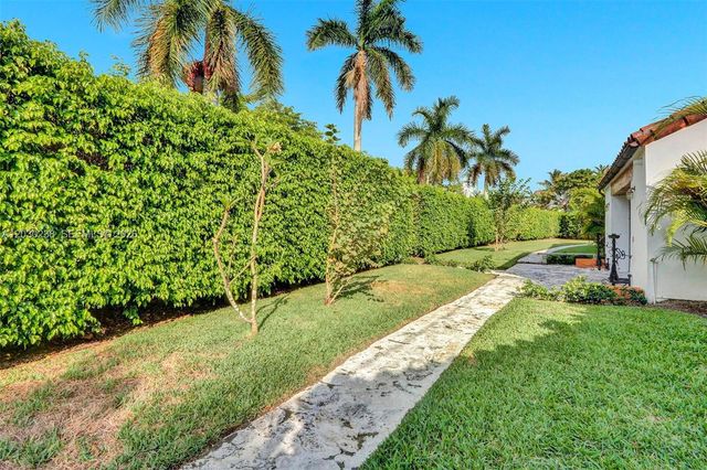 6350 Pinetree Dr, Miami Beach, FL 33141