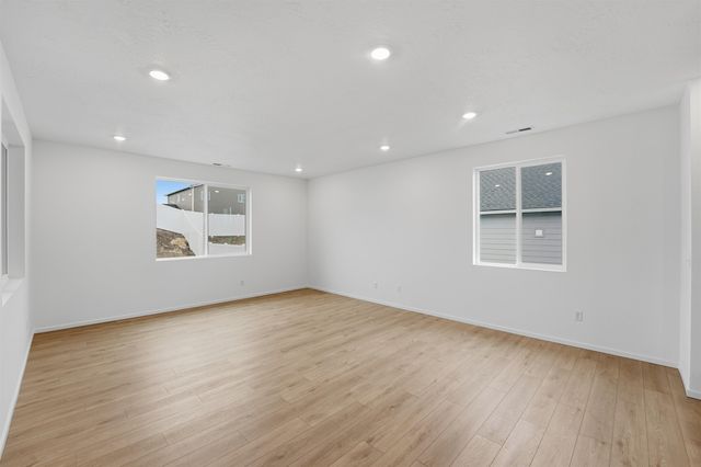 10402 N Molly St, Spokane, WA 99208