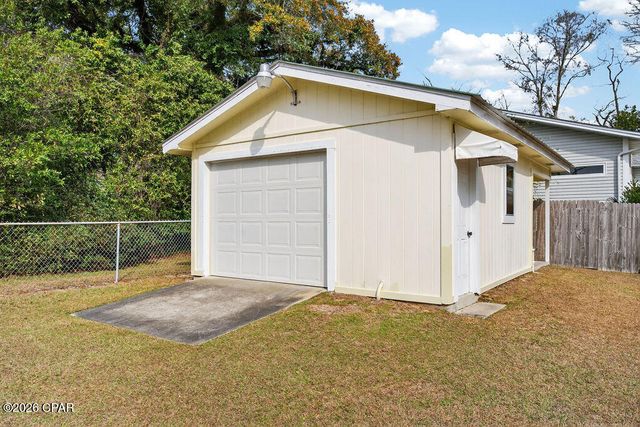 1314 Coggin Avenue, Chipley, FL 32428