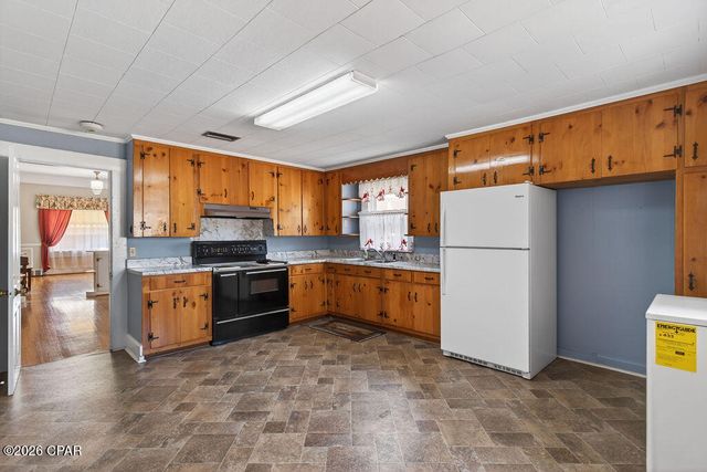 1314 Coggin Avenue, Chipley, FL 32428