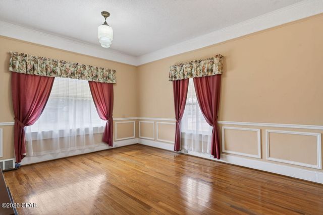 1314 Coggin Avenue, Chipley, FL 32428