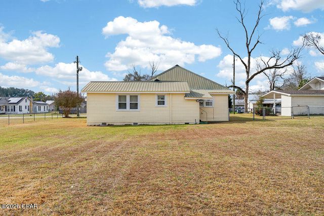 1314 Coggin Avenue, Chipley, FL 32428