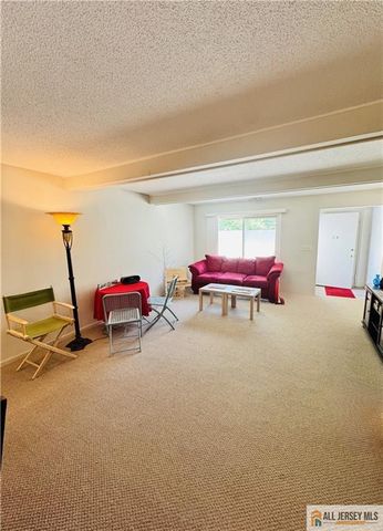 35 Foxtail Lane, South Brunswick, NJ 08852