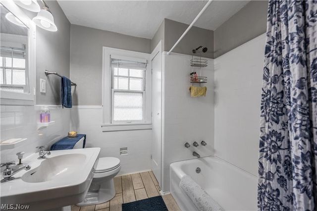 18520 Winslow Road, Shaker Heights, OH 44122