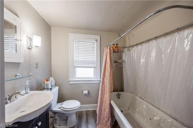 18520 Winslow Road, Shaker Heights, OH 44122