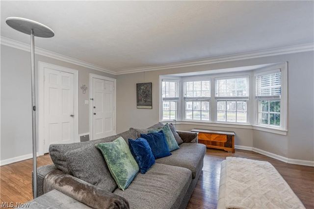 18520 Winslow Road, Shaker Heights, OH 44122