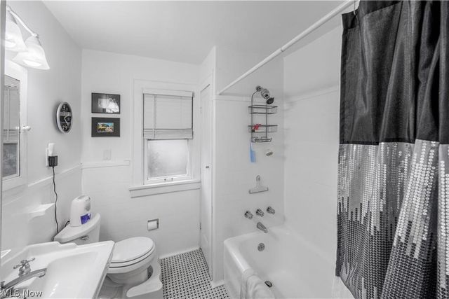 18520 Winslow Road, Shaker Heights, OH 44122