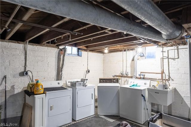 18520 Winslow Road, Shaker Heights, OH 44122