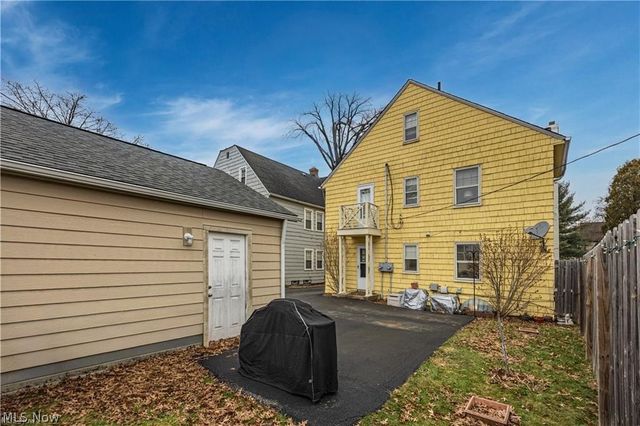 18520 Winslow Road, Shaker Heights, OH 44122