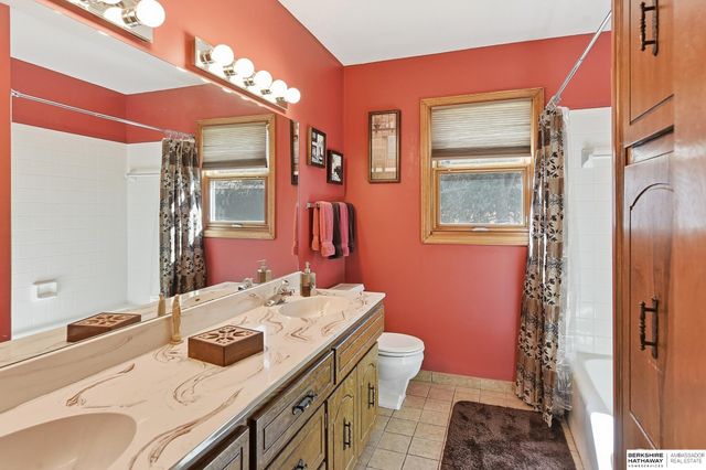 11361 Mason Street, Omaha, NE 68154