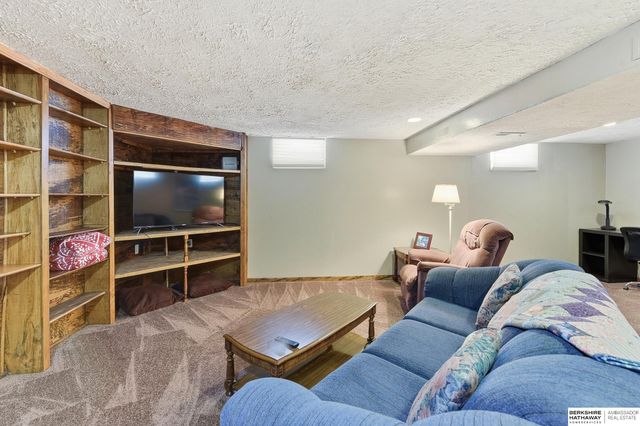 11361 Mason Street, Omaha, NE 68154