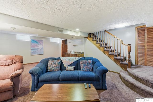 11361 Mason Street, Omaha, NE 68154