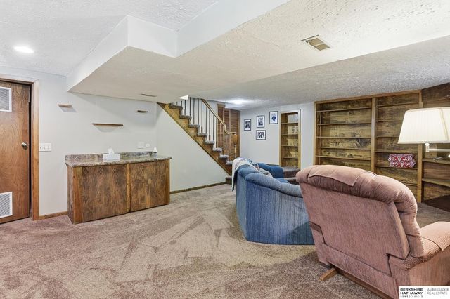 11361 Mason Street, Omaha, NE 68154