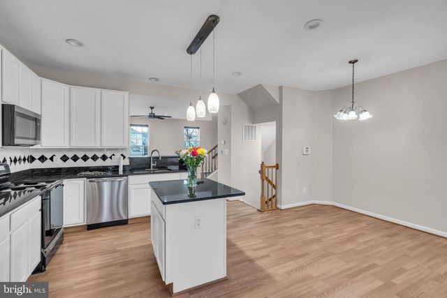 13663 STRATFORD GLEN PL, Herndon, VA 20171