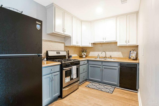 7830 Herrington Dr, Pensacola, FL 32534