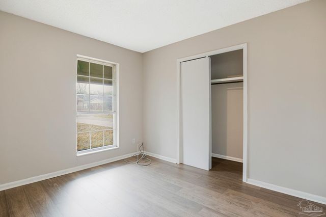 7830 Herrington Dr, Pensacola, FL 32534