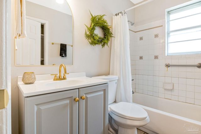 7830 Herrington Dr, Pensacola, FL 32534