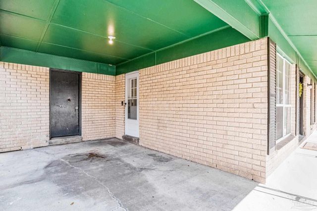 7830 Herrington Dr, Pensacola, FL 32534