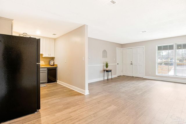 7830 Herrington Dr, Pensacola, FL 32534