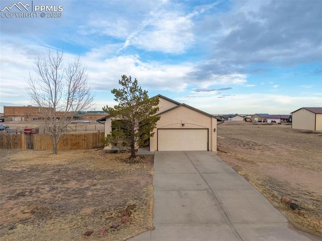 366 N Earl Place, Pueblo West, CO 81007