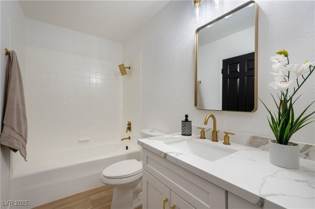 5145 East Tennis Court, Las Vegas, NV 89120