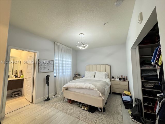 10413 NW 82nd St 3, Doral, FL 33178