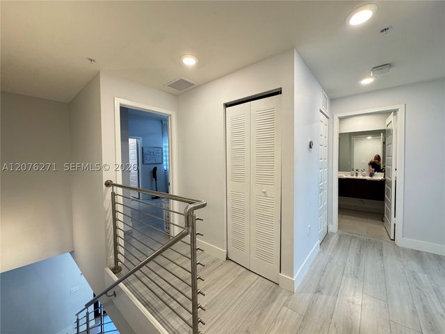 10413 NW 82nd St 3, Doral, FL 33178