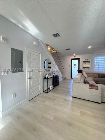 10413 NW 82nd St 3, Doral, FL 33178