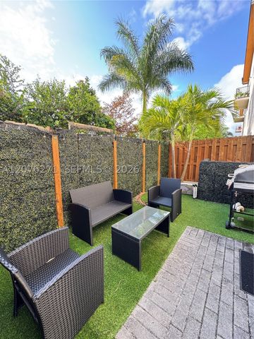 10413 NW 82nd St 3, Doral, FL 33178